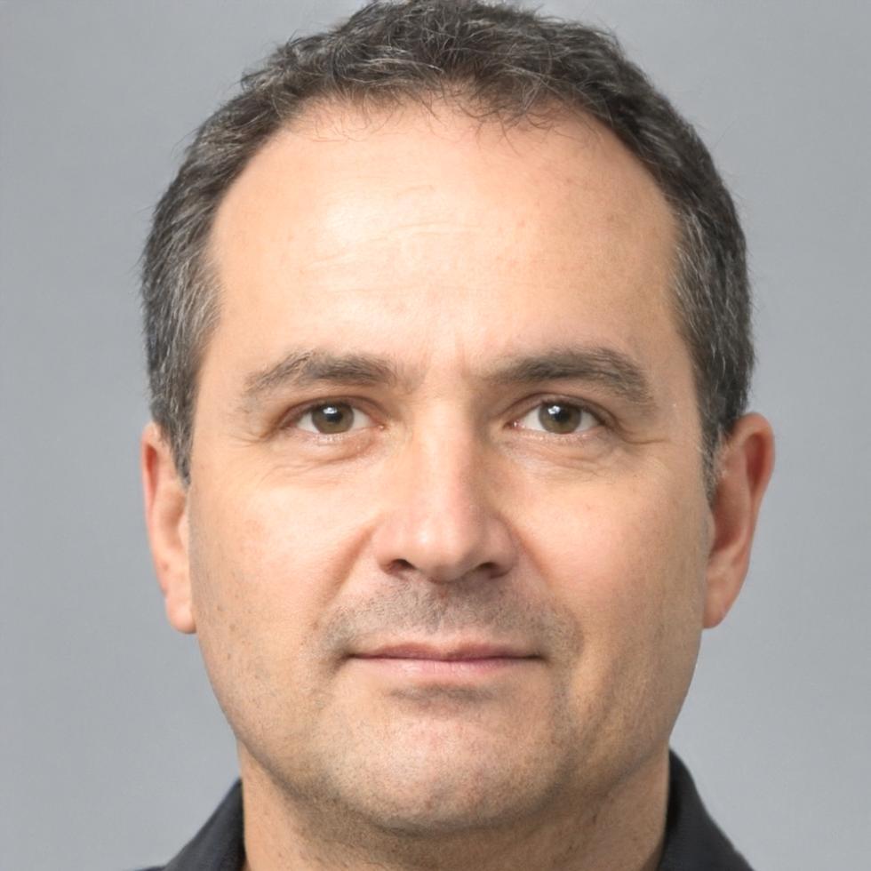 Portraitfoto von Direktor Thorben Neuhaus